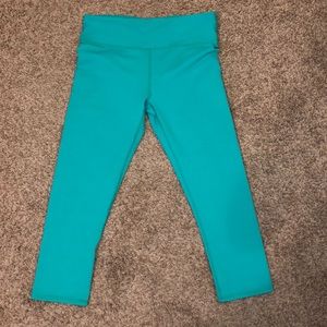 Fabletics Mid calf leggings